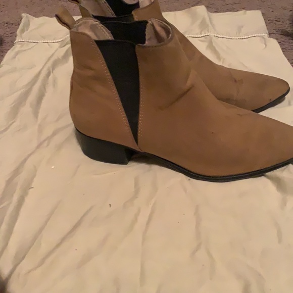 Chelsea - Picture 2 of 4